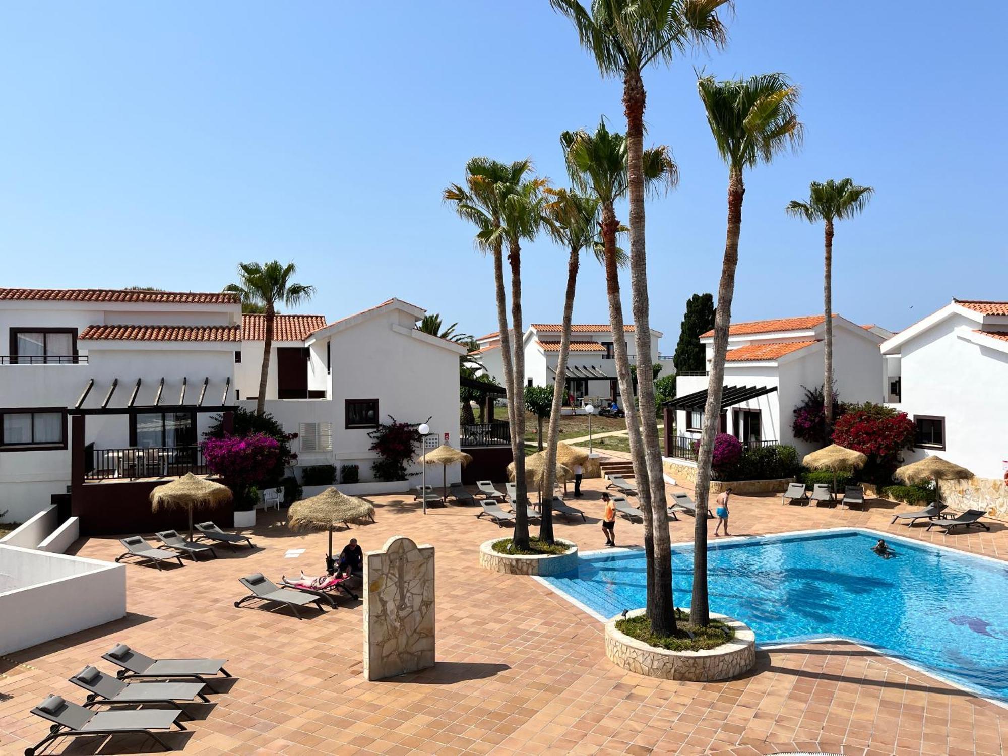 Nuramar Aparthotel Cala'N Bosch  Exterior photo