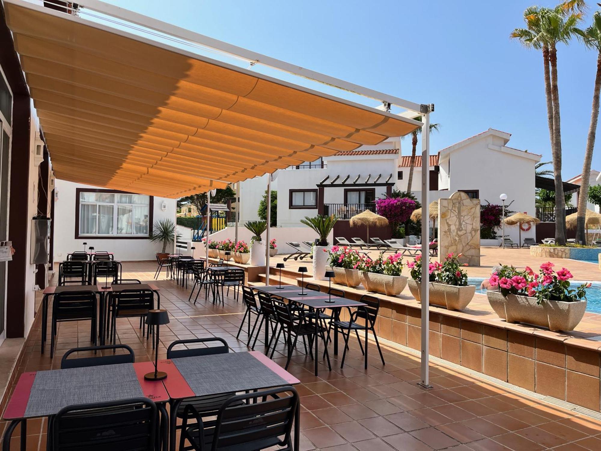 Nuramar Aparthotel Cala'N Bosch  Exterior photo
