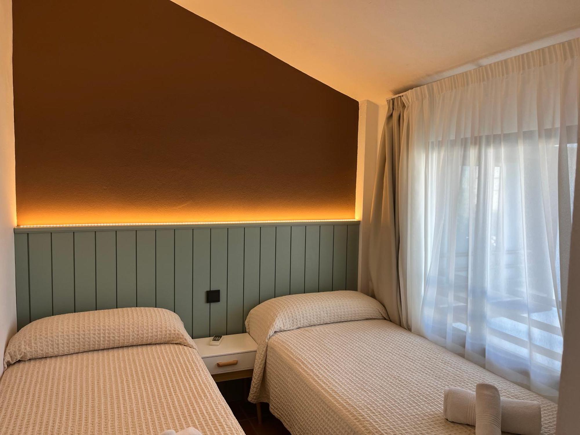 Nuramar Aparthotel Cala'N Bosch  Exterior photo